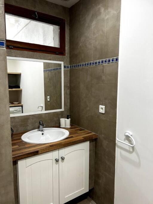 Superbe Appartement Dans Un Mas Nimes Bagian luar foto