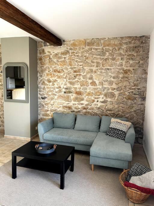 Superbe Appartement Dans Un Mas Nimes Bagian luar foto